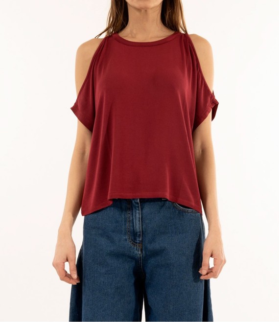T-SHIRT CUT OUT